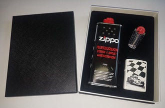 Zippo Geschenkbox I Fzg. 60002799 + Steine + Benzin